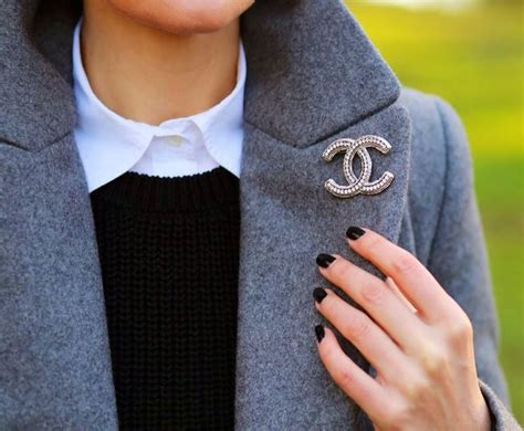 how to wear your chanel brooch|most popular Chanel brooch.